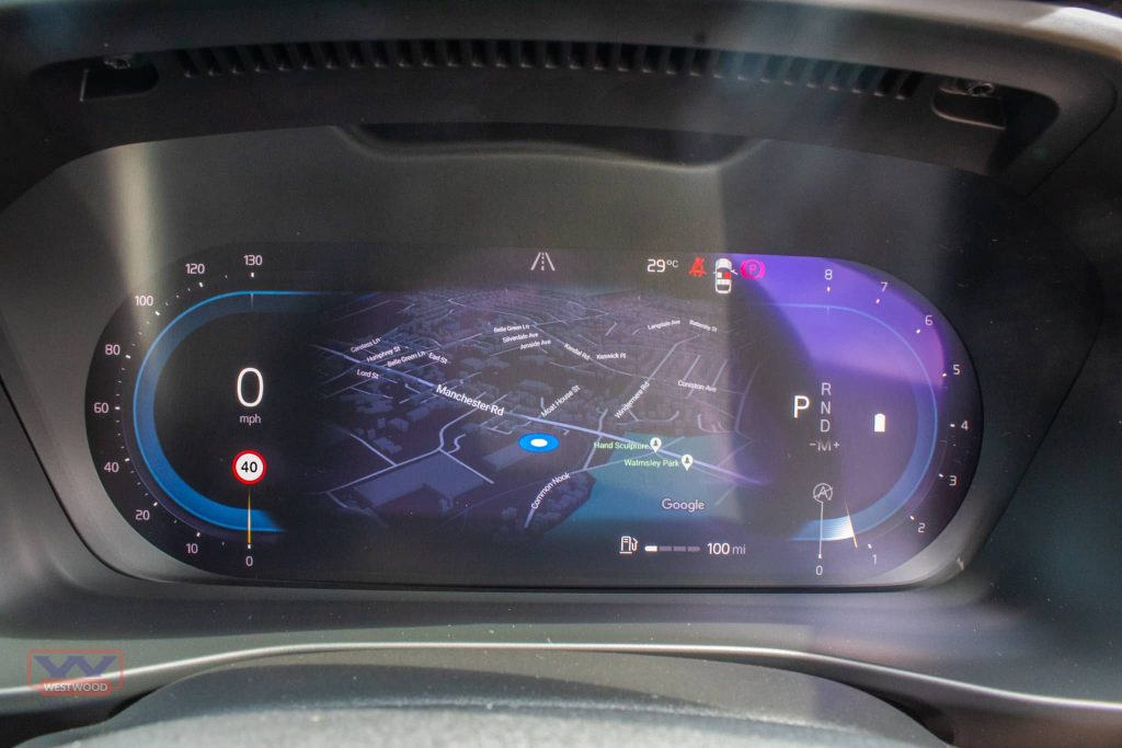 Volvo XC40 instrument panel