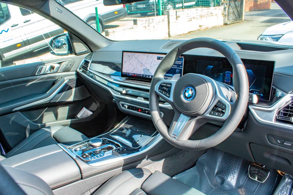 2024 BMW X5 PHEV Cockpit