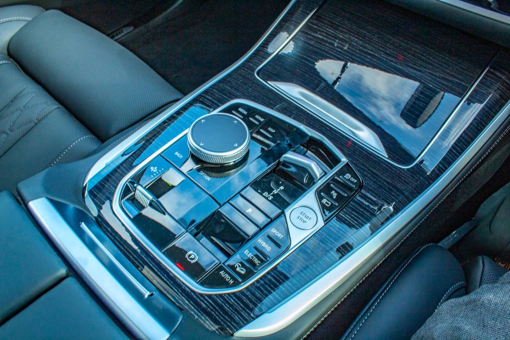 2024 BMW X5 PHEV centre console