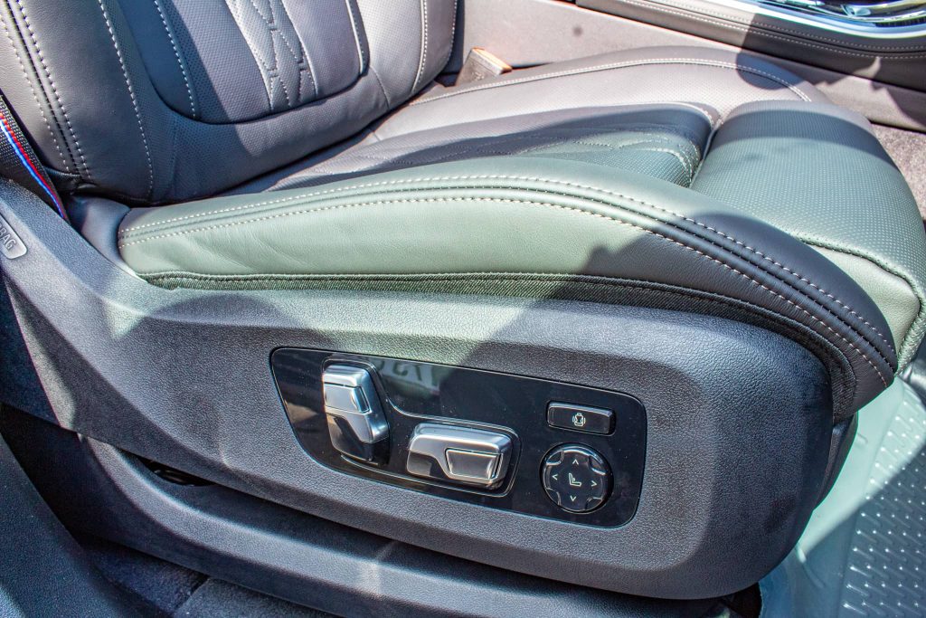 2024 BMW X5 PHEV electric seats