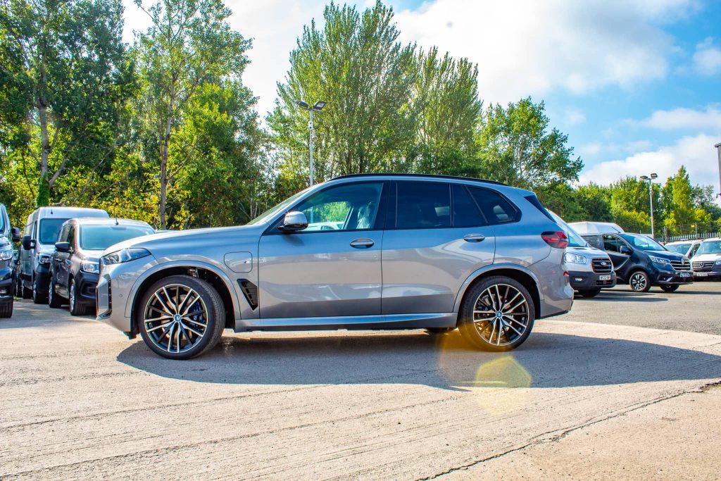 2024 BMW X5 PHEV side on