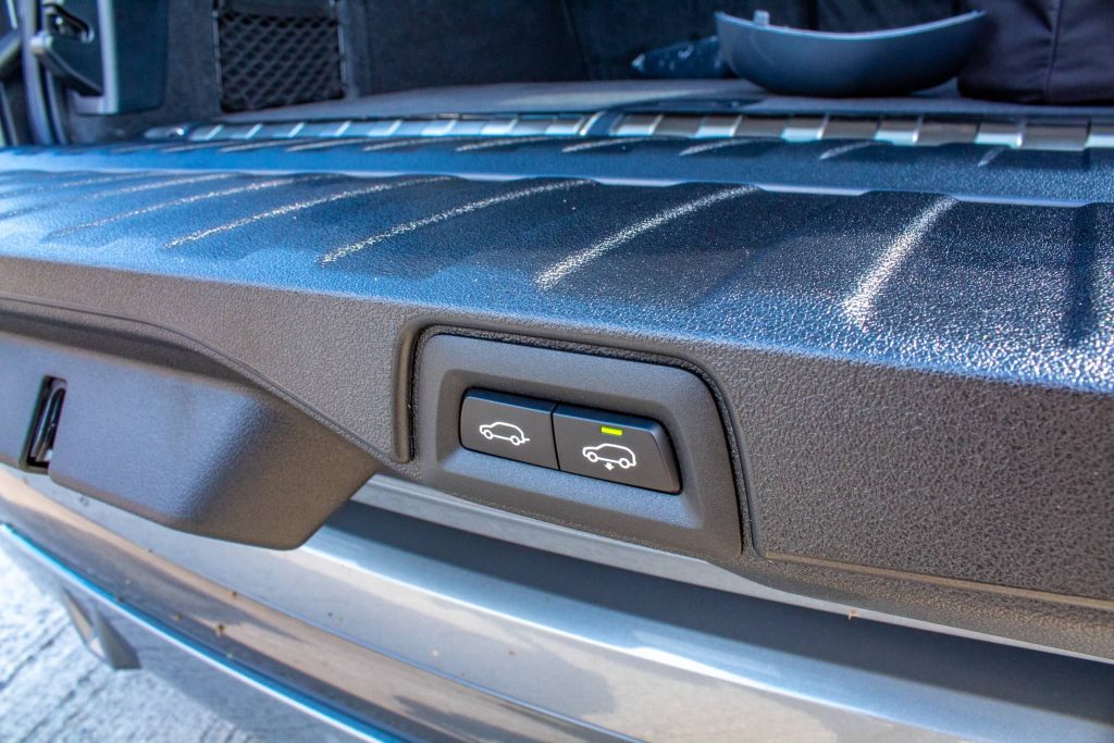 2024 BMW X5 PHEV tailgate lower